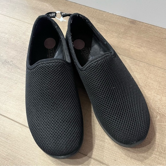 Fly Flot Shoes - Fly Flot Women 39 Black Mesh PlumTech Covered Full Water Shoes Italy Slip On